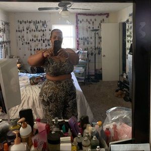 Two pieces crop top outfit